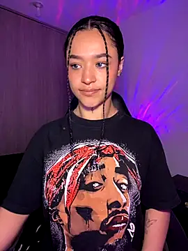 Crystal Dluna online show from October 13, 5:15 pm