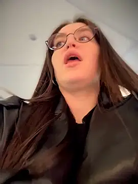 meow girl online show from April 19, 9:09 am