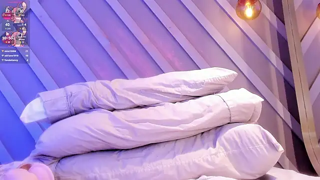 Emily Monroe  online show from October 14, 12:41 pm