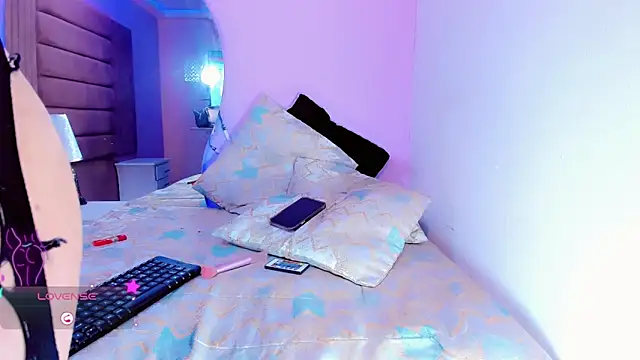 Shanelengel online show from October 29, 7:01 am