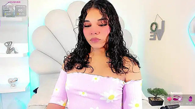 ValentinaMarinn online show from October 16, 8:55 pm