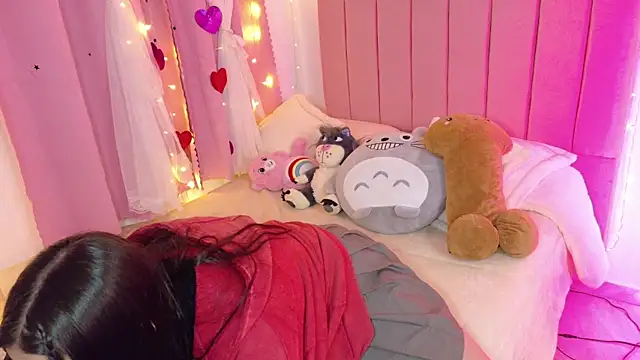 p3ach1 online show from November 10, 12:50 am