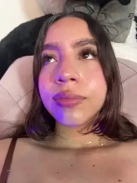 IamSteph13 online show from February 8, 5:44 am