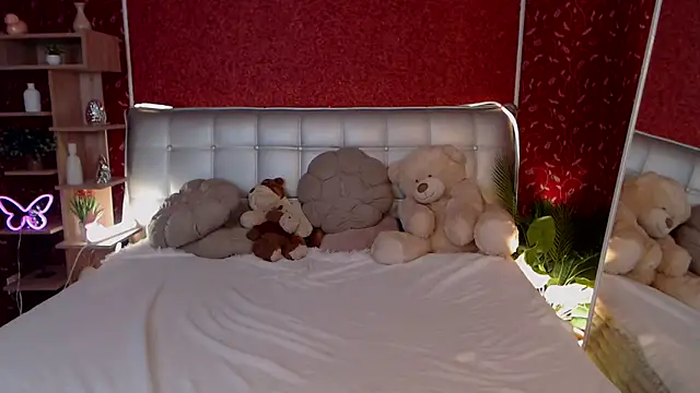 AuroraAksnesss online show from September 17, 12:03 pm