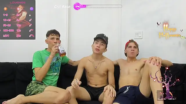 StrawwBoys online show from October 19, 8:22 pm