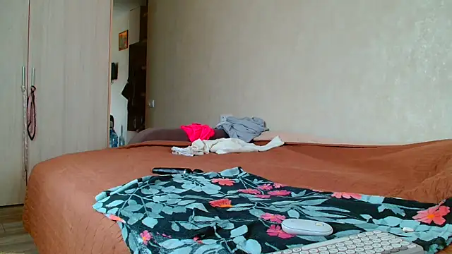 Brionia online show from February 12, 8:27 am