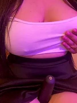 Cameelia online show from November 9, 1:33 am