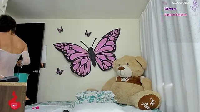 Snapshot of sweet_amalia4 chatting on October 19, 7:05 pm sweet amalia4 online show from October 19, 7:05 pm