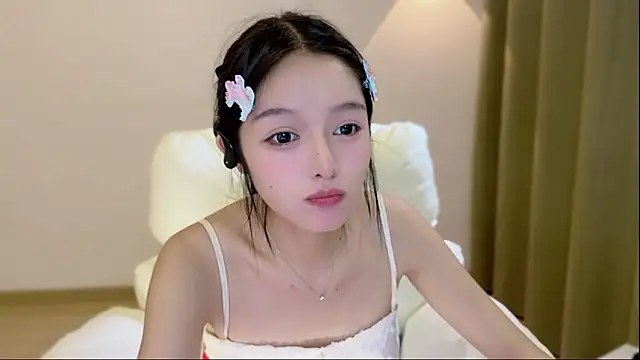 xiaodaibabyy online show from October 18, 4:10 pm