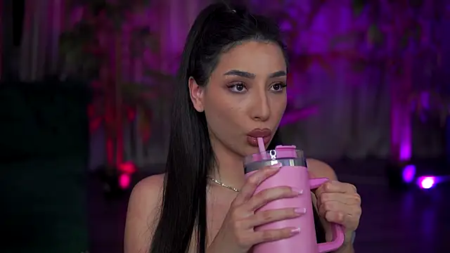 GinaValentinna online show from November 3, 8:13 pm