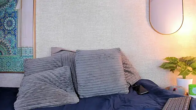 Caroline dh online show from December 22, 10:29 am