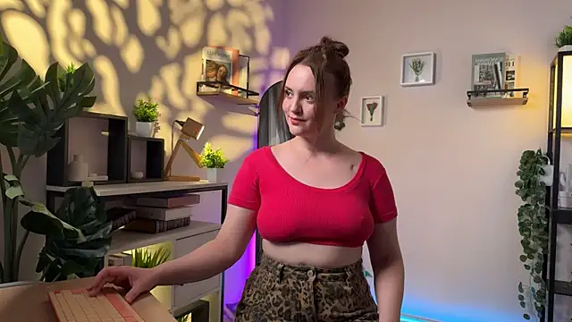 Snapshot of Lella_Ryann_ chatting on September 17, 8:45 am Lella Ryann online show from September 17, 8:45 am