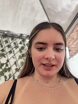 imlindapink online show from October 17, 6:11 pm