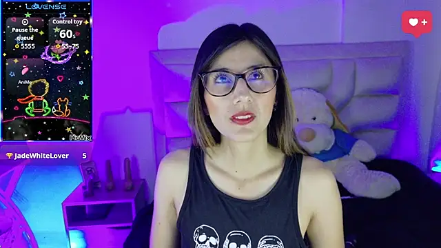  jade white  online show from April 10, 12:22 pm