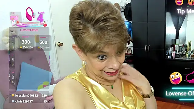 Snapshot of Angelina_Stone_65 chatting on October 1, 11:31 pm Angelina Stone 65 online show from October 1, 11:31 pm