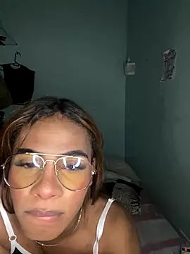 alejandrasxx online show from September 19, 4:00 am