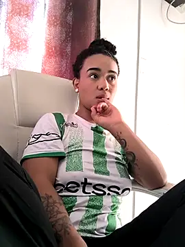 evafoxs online show from November 16, 5:24 pm