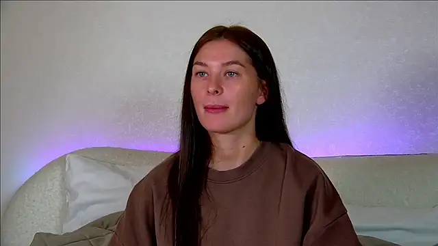 AlexandraBloom online show from October 11, 6:21 pm