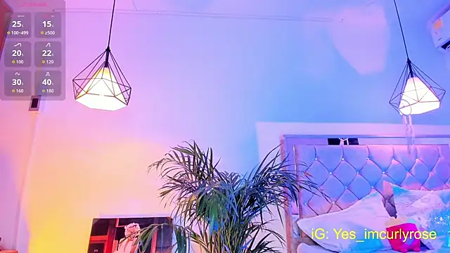 Snapshot of CurlyRose__ chatting on October 20, 9:29 pm CurlyRose online show from October 20, 9:29 pm