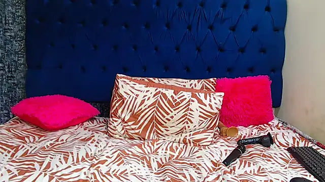 MelaninBear online show from October 21, 12:47 am