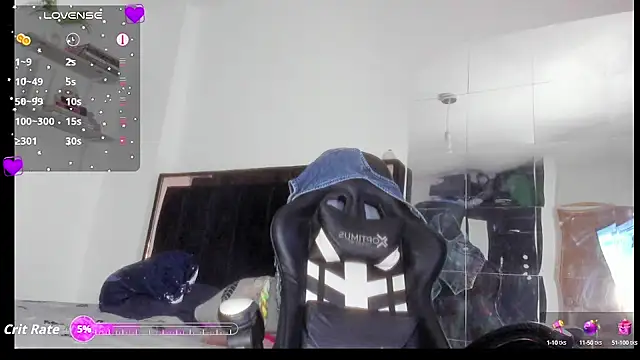 Snapshot of Moon_Sammy chatting on October 3, 1:27 pm Moon Sammy online show from October 3, 1:27 pm