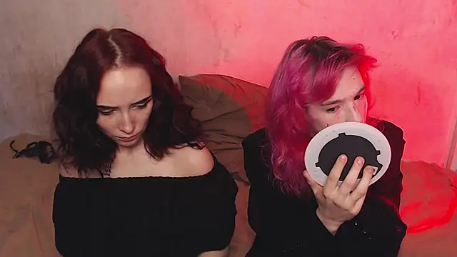 Robin yourss online show from October 31, 9:46 am