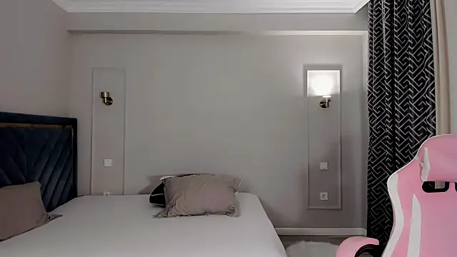 oxxx me online show from March 2, 4:23 am