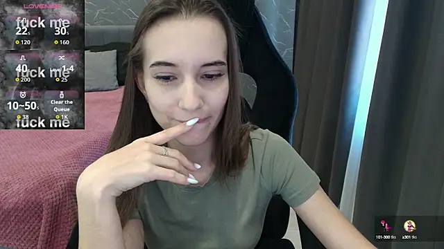 Snapshot of Alice_Weiss chatting on October 8, 12:42 pm Alice Weiss online show from October 8, 12:42 pm