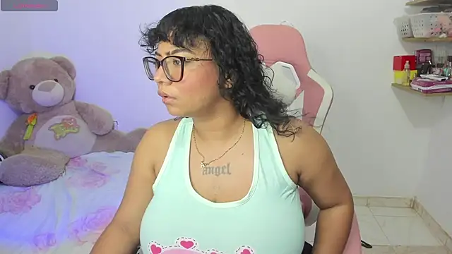 Snapshot of im_angels77 chatting on September 11, 6:58 am im angels77 online show from September 11, 6:58 am