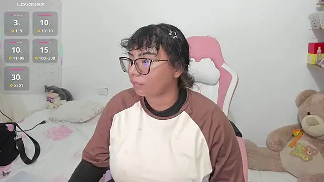 Snapshot of im_angels77 chatting on September 19, 4:11 am im angels77 online show from September 19, 4:11 am