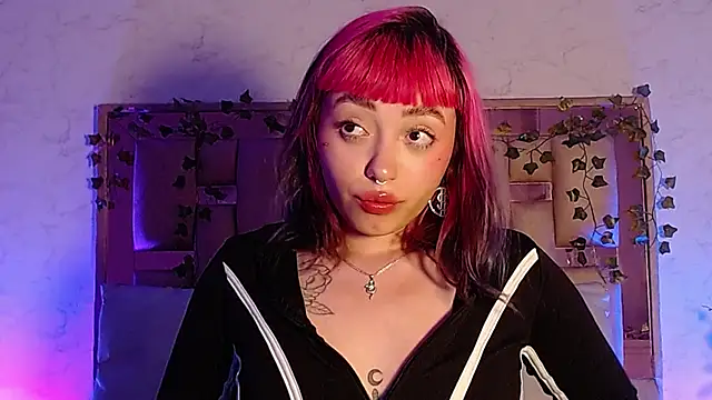 Snapshot of GigiVolkova chatting on October 11, 8:44 pm GigiVolkova online show from October 11, 8:44 pm
