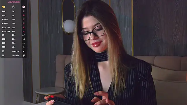 Sara Lewiis online show from October 6, 4:12 pm