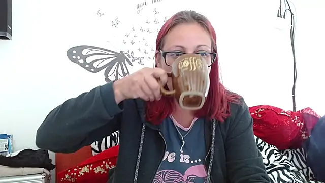 Snapshot of LadyHellene chatting on September 18, 6:23 am LadyHellene online show from September 18, 6:23 am