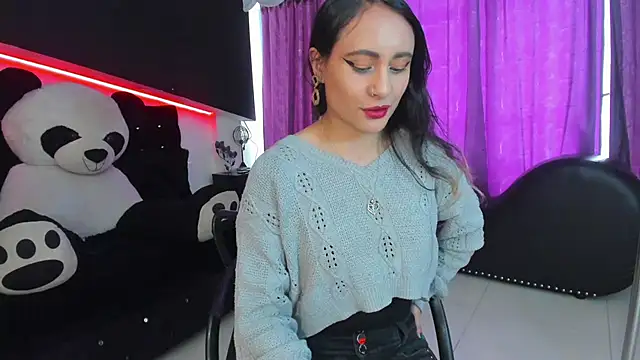 Coral Gibson online show from September 9, 1:33 pm