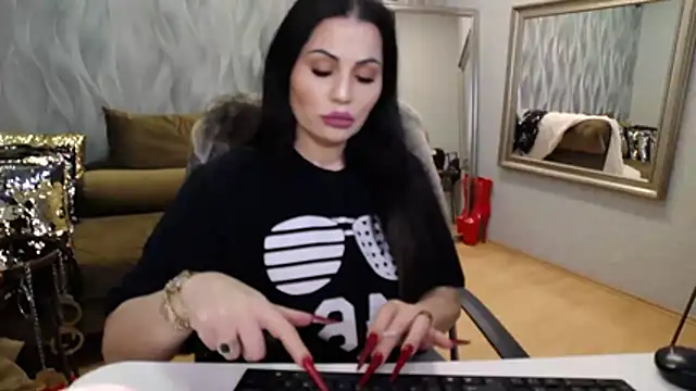 Sara Poison online show from April 4, 3:05 am