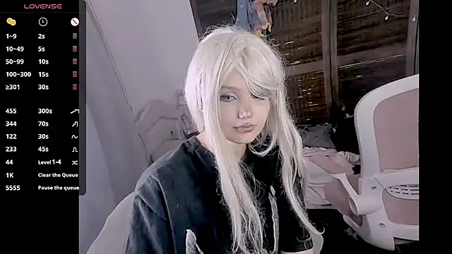 Snapshot of Cinnamondoll19 chatting on October 20, 10:24 pm Cinnamondoll19 online show from October 20, 10:24 pm
