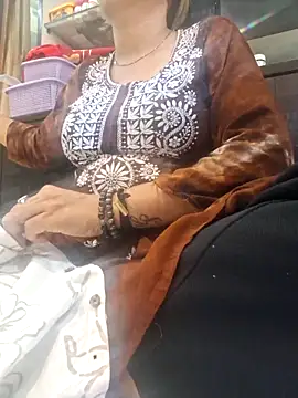 Melody Shyla online show from October 15, 1:30 am