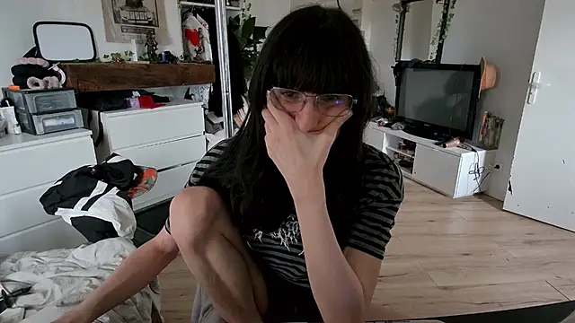 CeriseLapine online show from December 4, 8:27 am