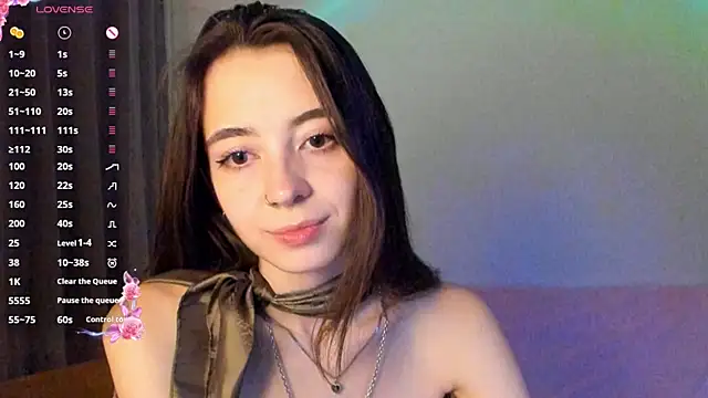 EvaBradley online show from October 5, 6:35 pm