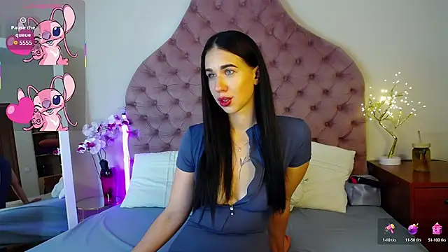 Snapshot of Erikka__ chatting on October 5, 12:43 pm Erikka online show from October 5, 12:43 pm