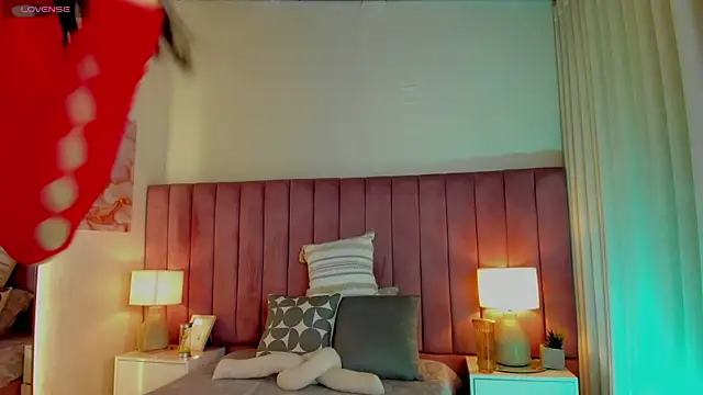 SweetGirl       online show from November 12, 12:25 pm