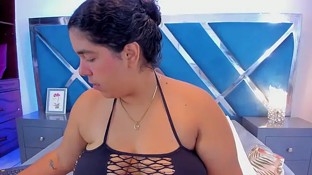 Tiffanymiller00 online show from October 27, 12:44 pm