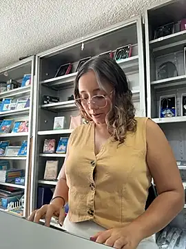 Kay LustyWife online show from December 15, 5:18 pm