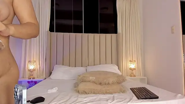 Aliison Smith online show from April 11, 6:30 am