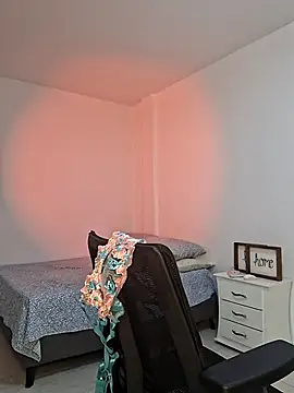 MartinaGuzmann online show from October 5, 1:43 am