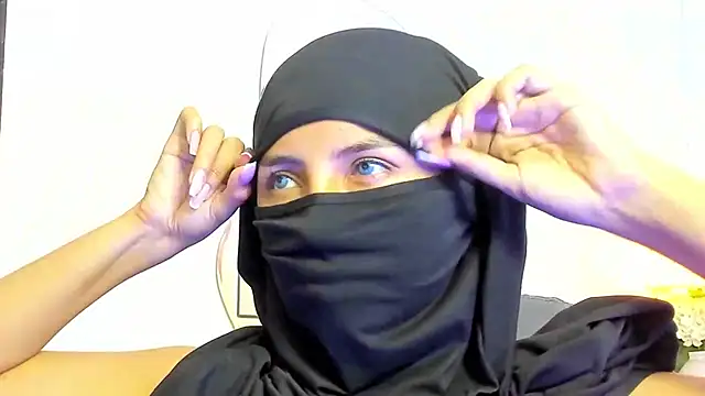 naomiii   online show from January 9, 11:47 am