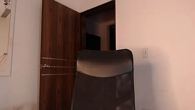 mistressbigcock777 online show from November 9, 7:26 am