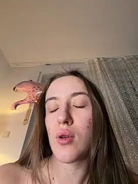 EmilyWi  online show from February 25, 10:08 pm