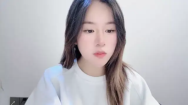 chloe-01 online show from November 18, 4:46 am