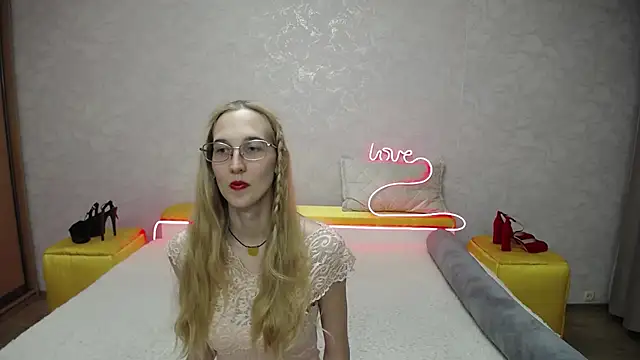 KlaryBrait online show from November 22, 11:13 am